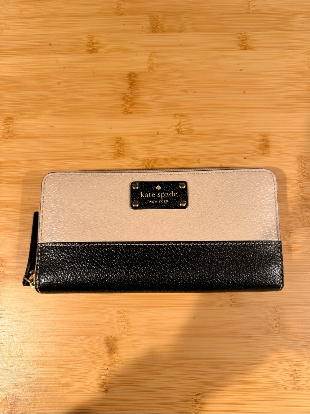 KATE SPADE Two-Tone Black & Cream Zip-Around Wallet
